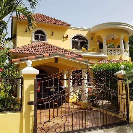 La Casa De Las Flores Bed & Breakfast